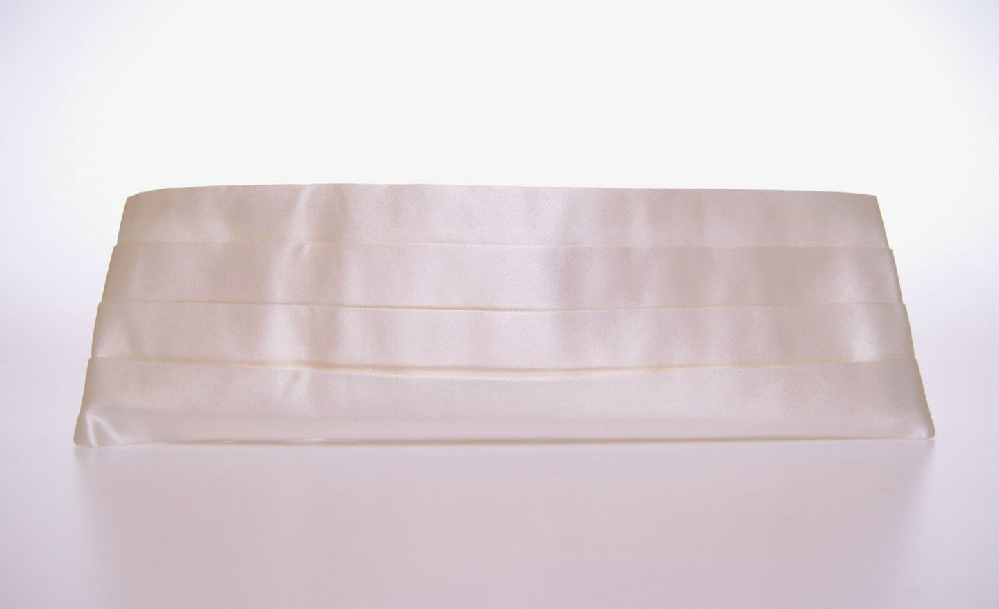 Dolce & Gabbana Elegant White Silk Cummerbund - KALAJ