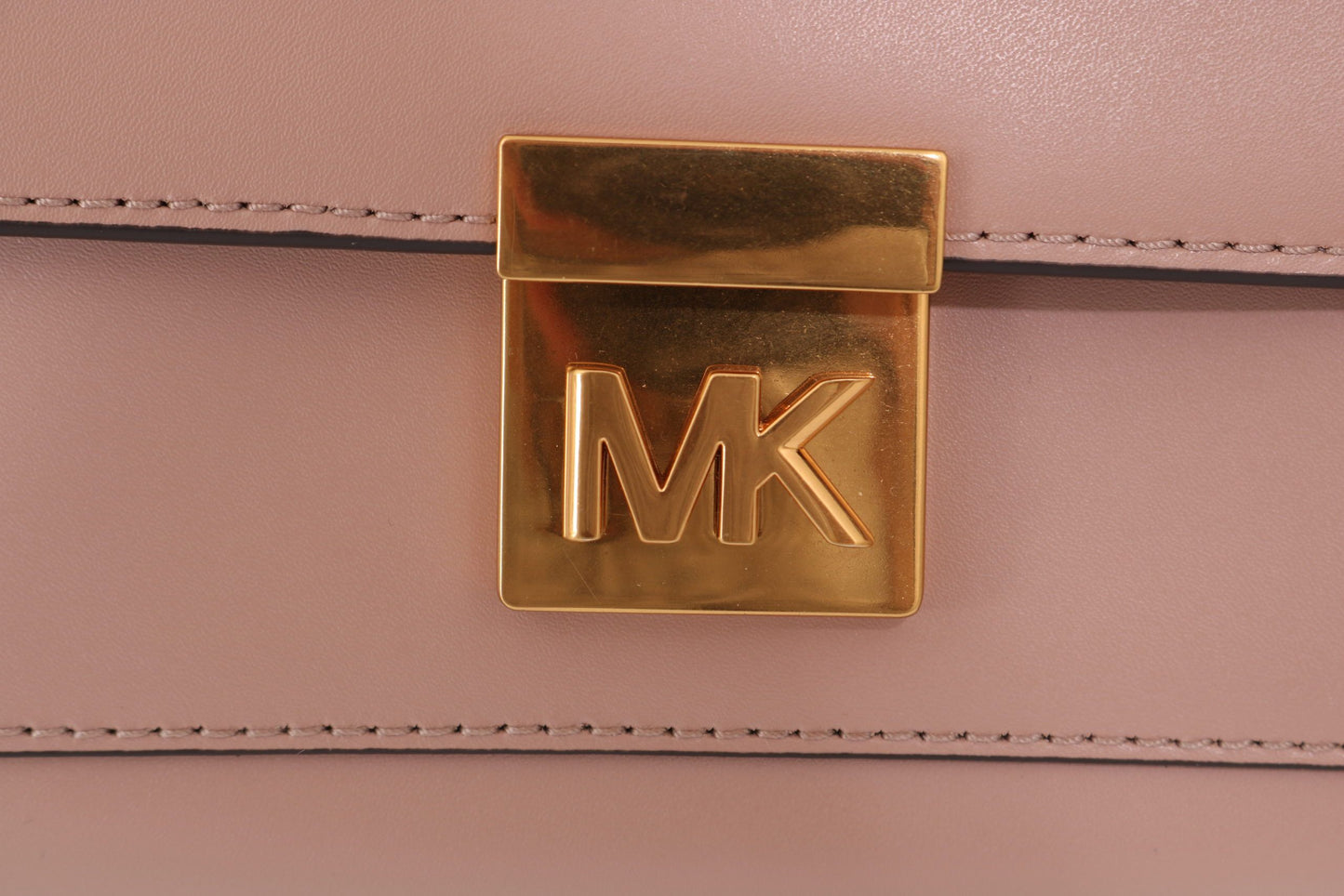 Michael Kors Elegant Pink Leather Mindy Shoulder Bag - KALAJ