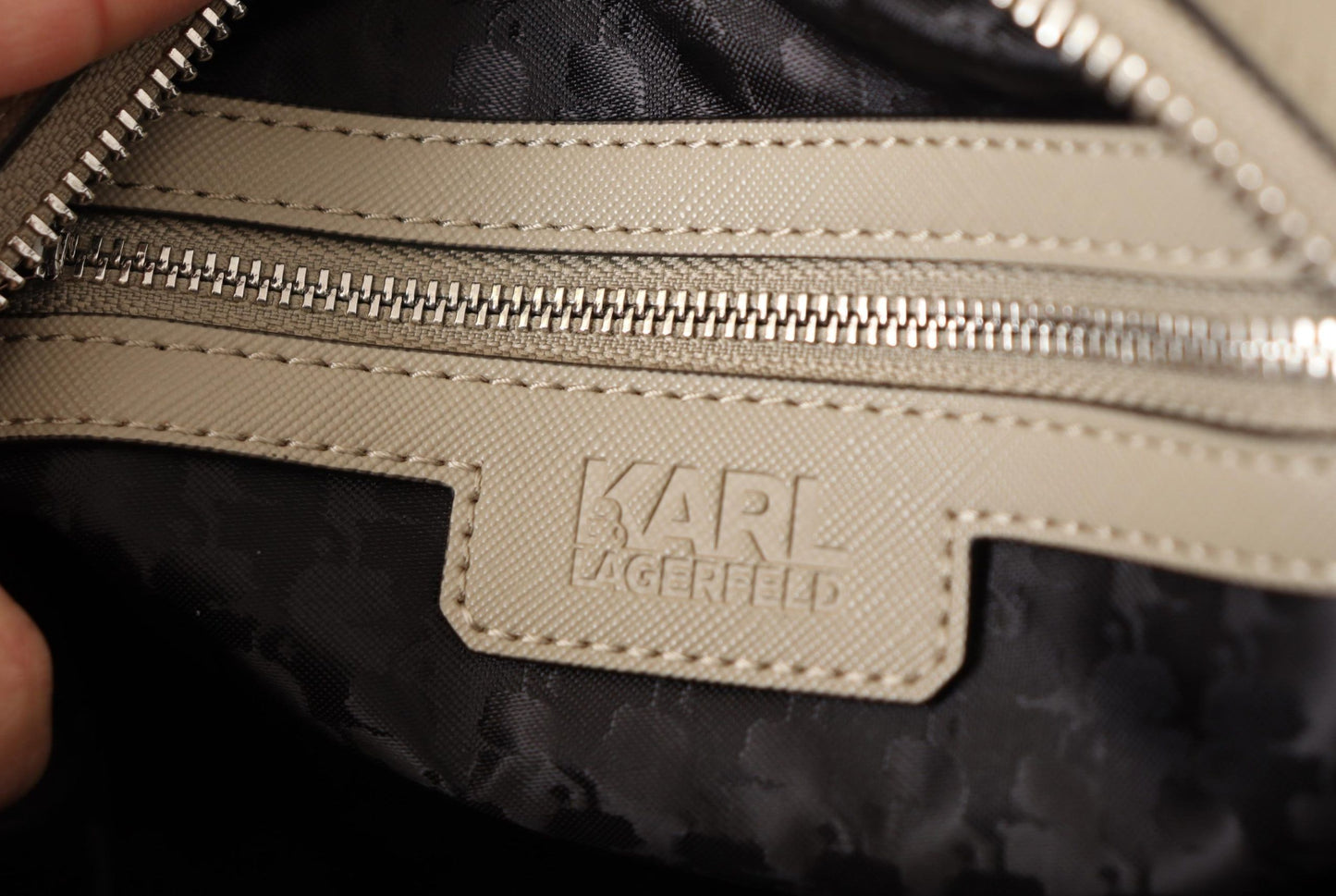 Karl Lagerfeld Elegant Green Shoulder Handbag - KALAJ