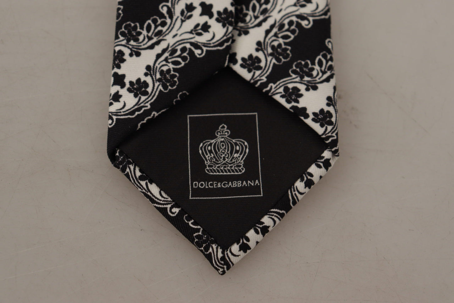 Dolce & Gabbana Elegant Floral Print Silk Bow Tie - KALAJ