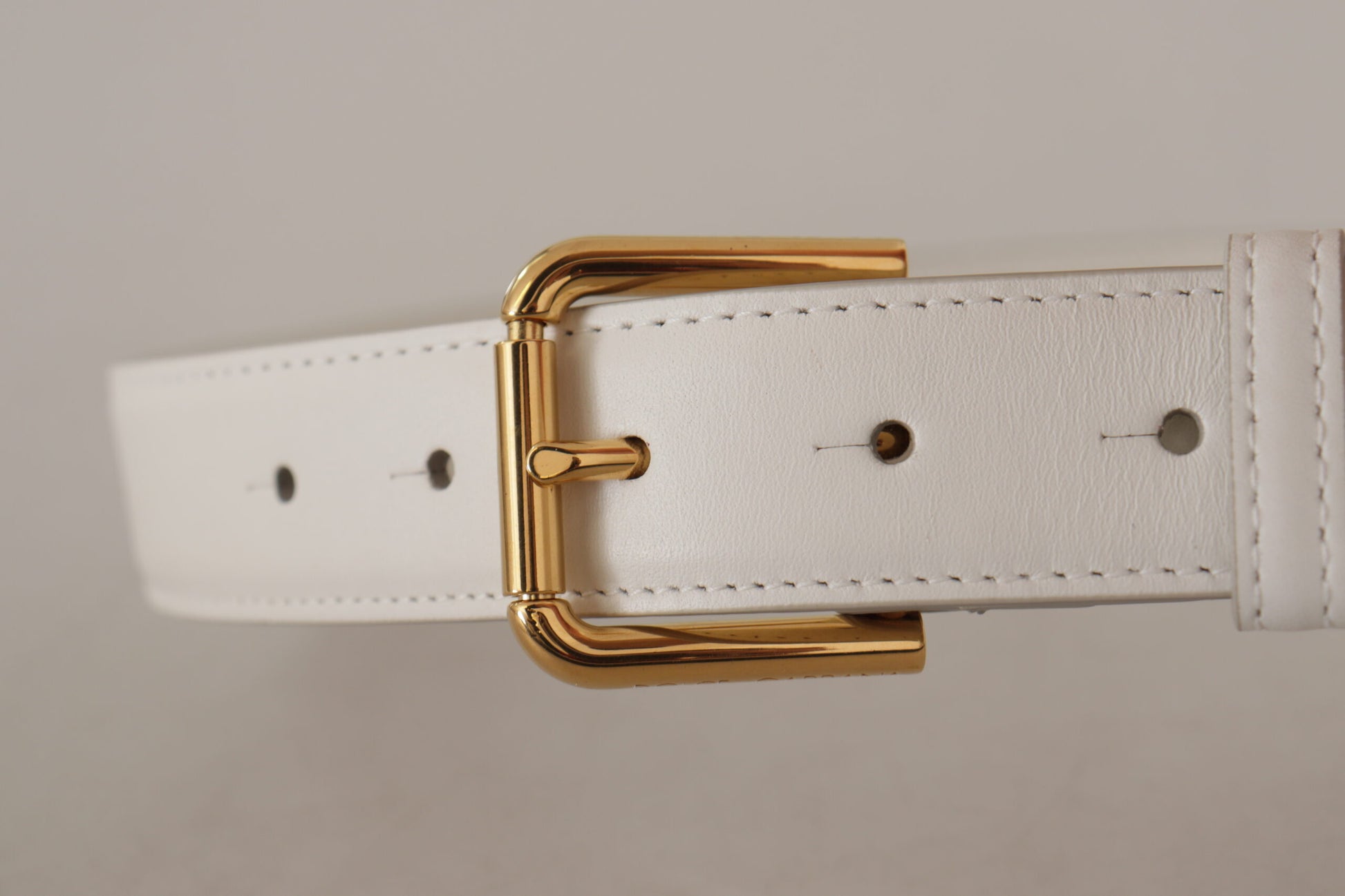 Dolce & Gabbana Chic White Leather Belt with Gold Engraved Buckle - KALAJ