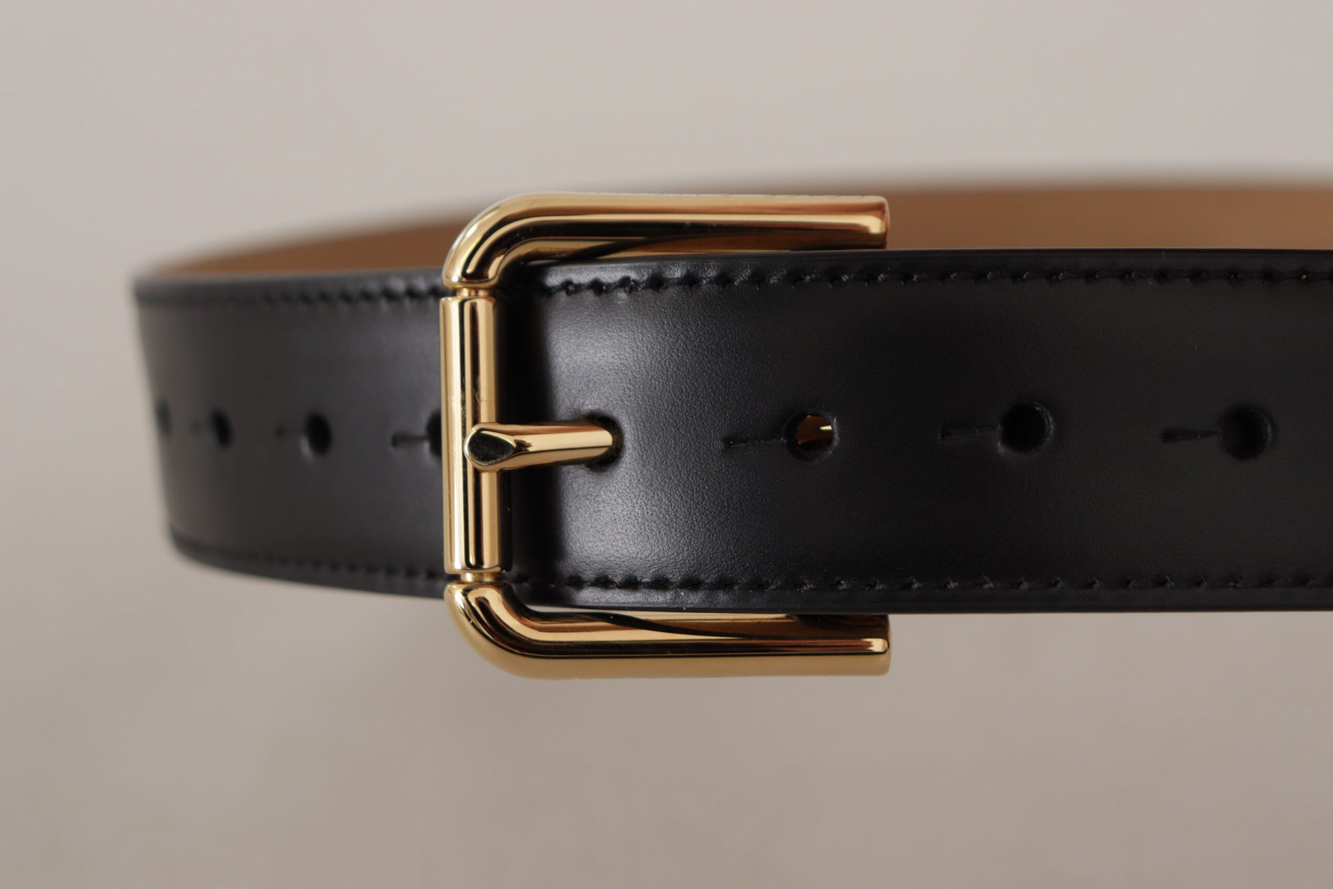 Dolce & Gabbana Elegant Leather Belt with Logo Buckle - KALAJ