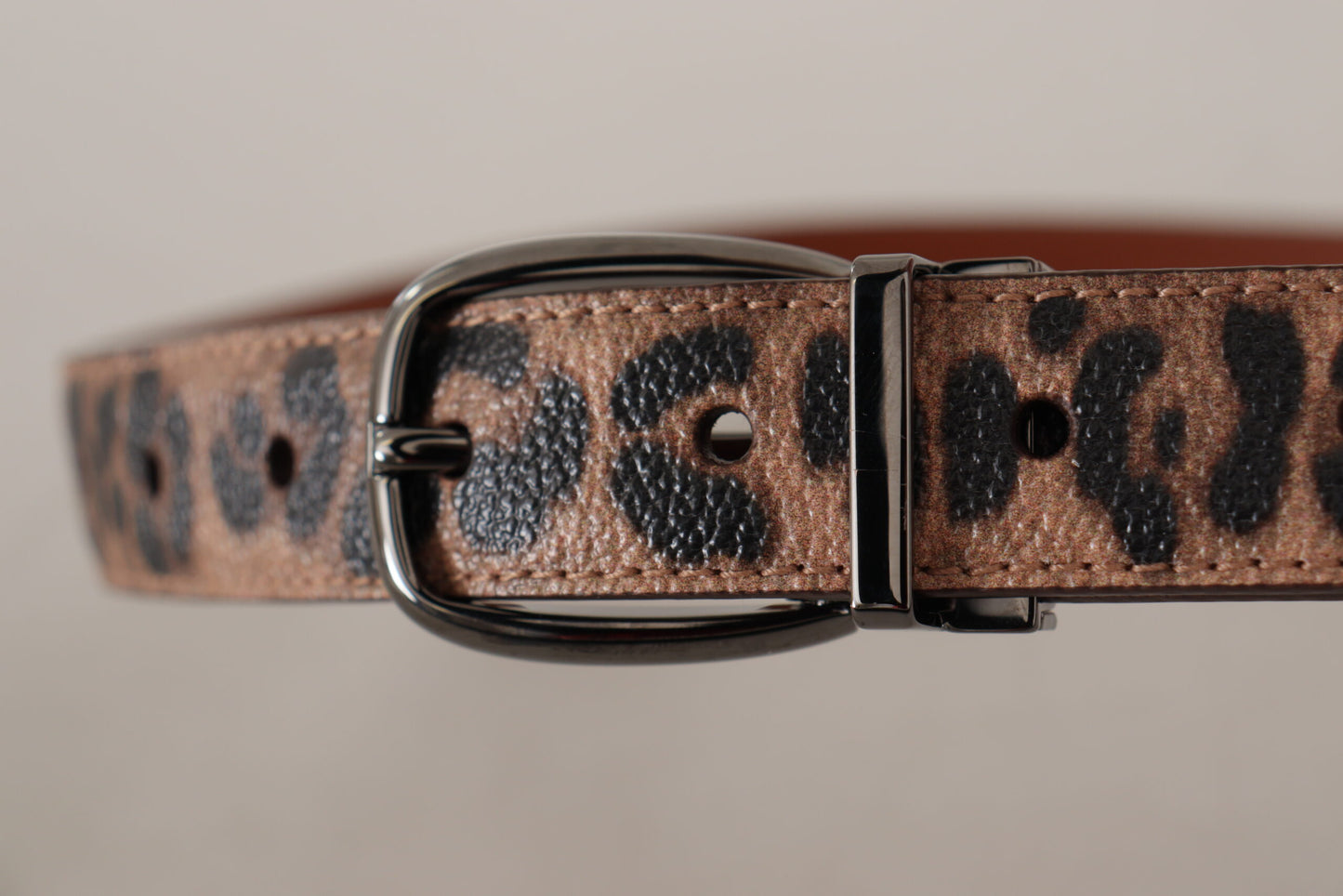 Dolce & Gabbana Elegant Engraved Leather Belt - Timeless Style - KALAJ