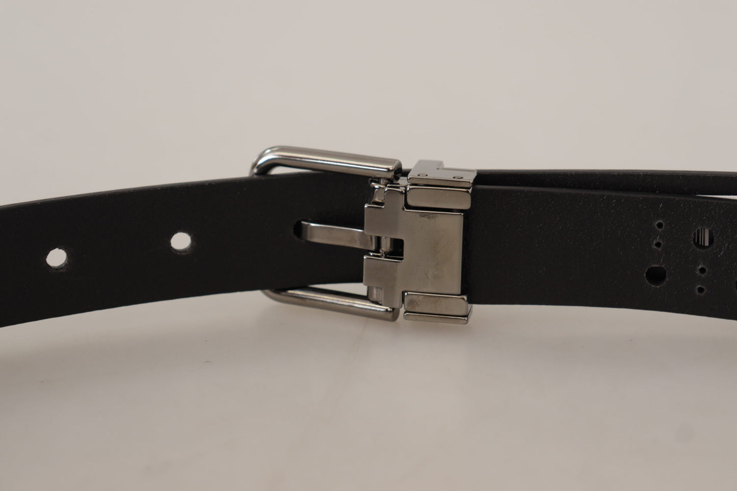 Dolce & Gabbana Elegant Black Leather Belt with Metal Buckle - KALAJ