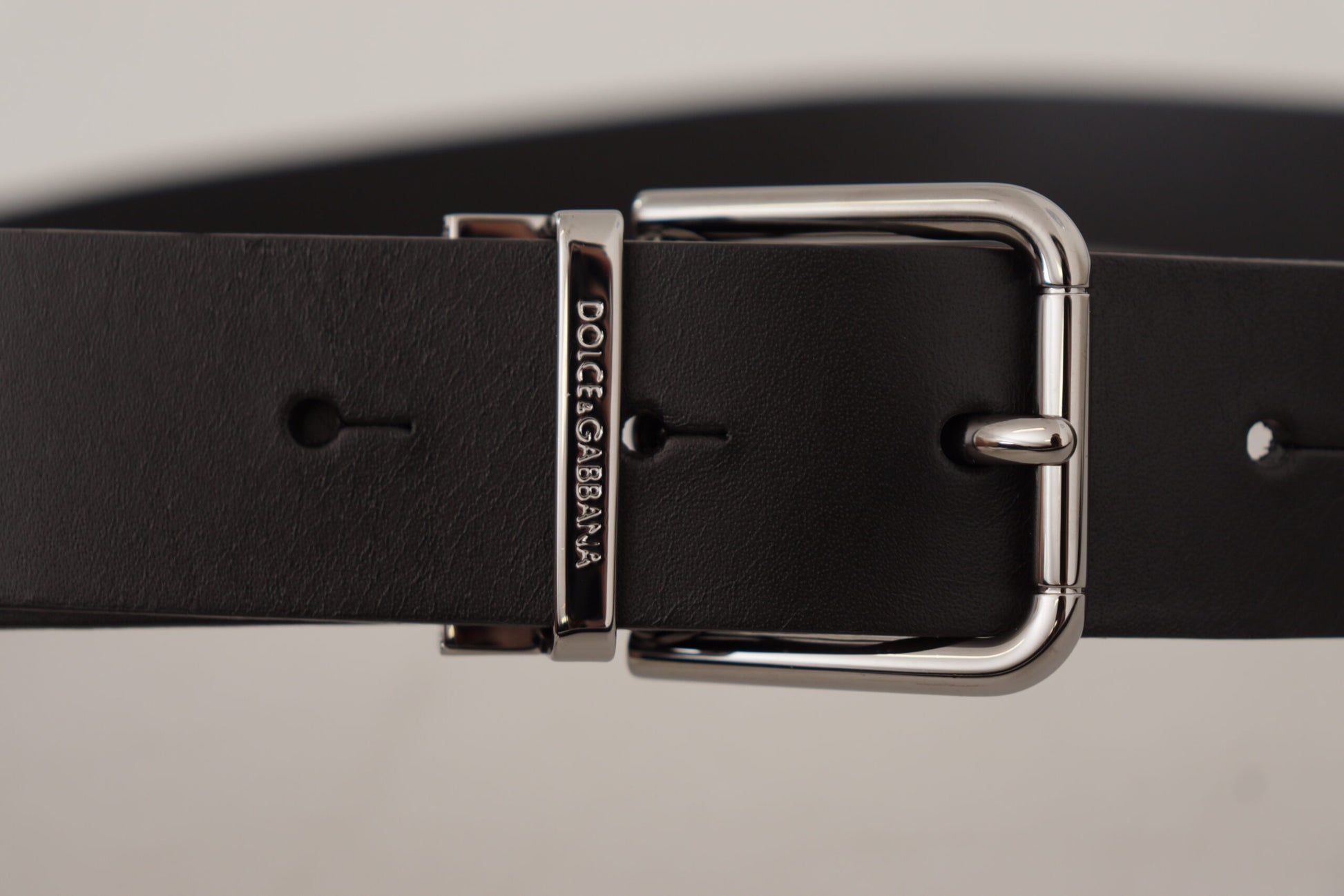 Dolce & Gabbana Elegant Black Leather Belt with Metal Buckle - KALAJ