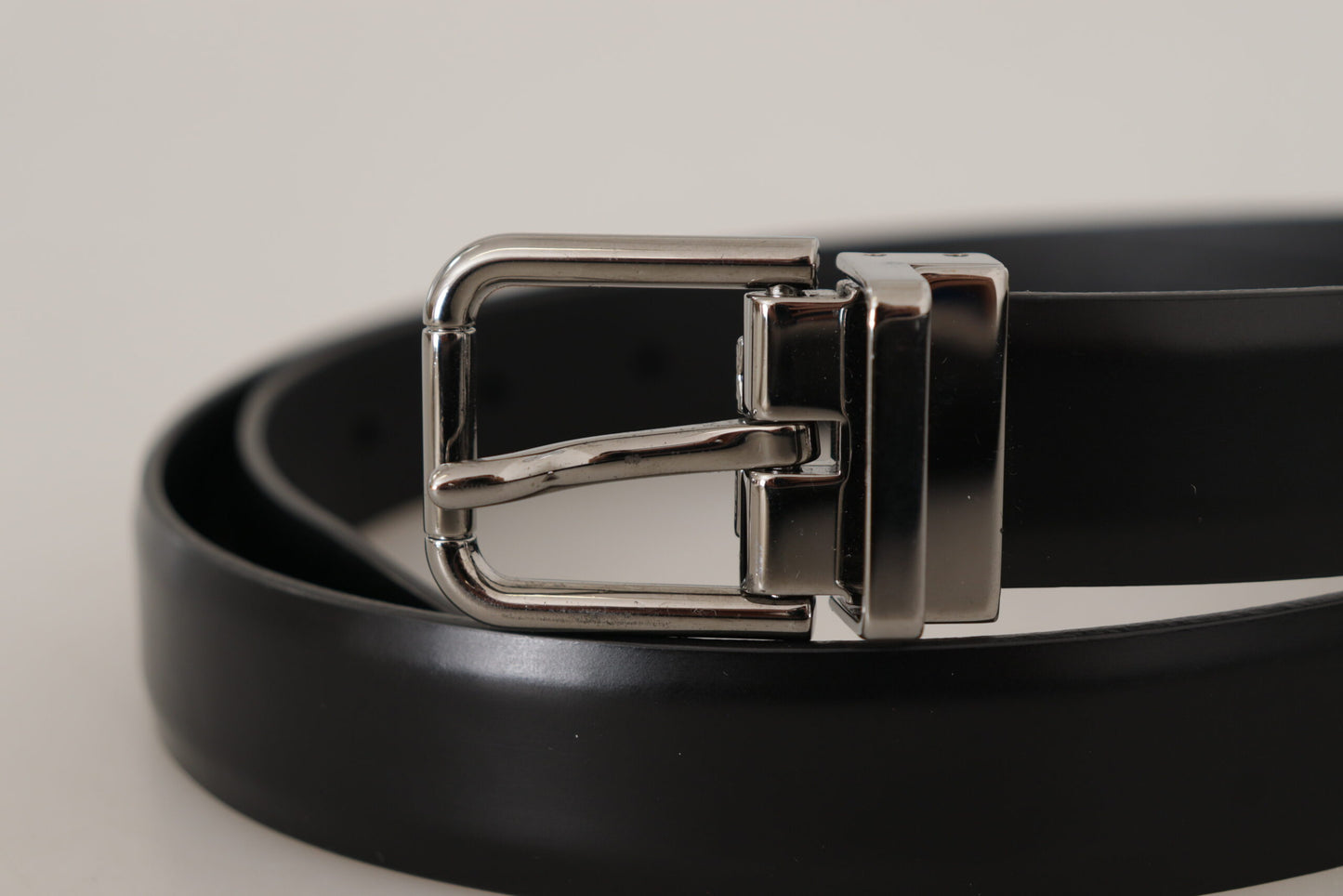 Dolce & Gabbana Elegant Black Leather Belt with Metal Buckle - KALAJ