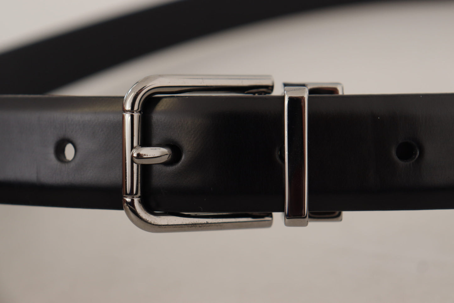 Dolce & Gabbana Elegant Black Leather Belt with Metal Buckle - KALAJ