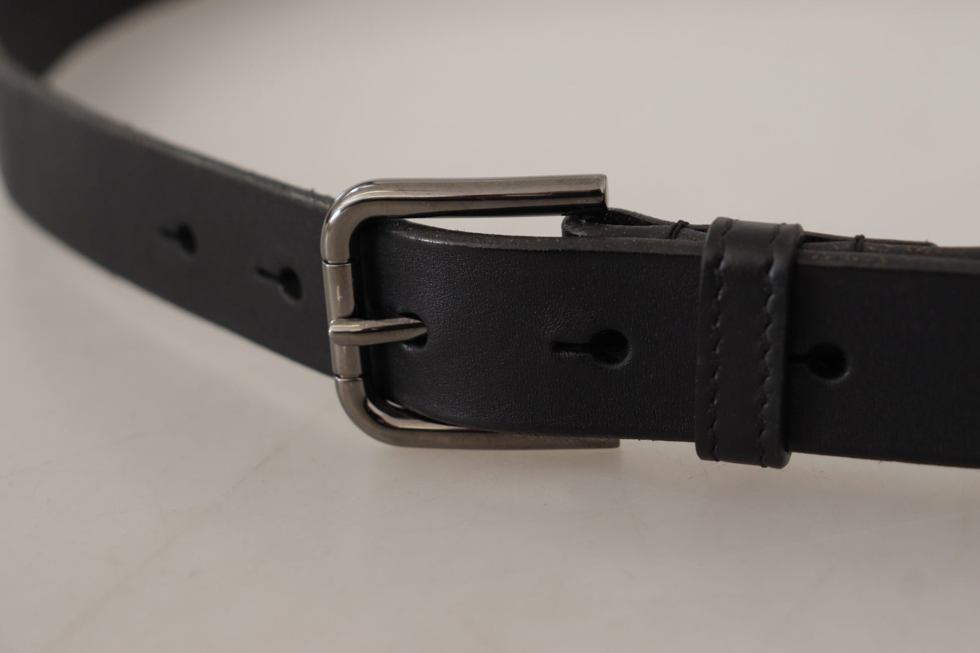 Dolce & Gabbana Elegant Black Leather Belt with Metal Buckle - KALAJ