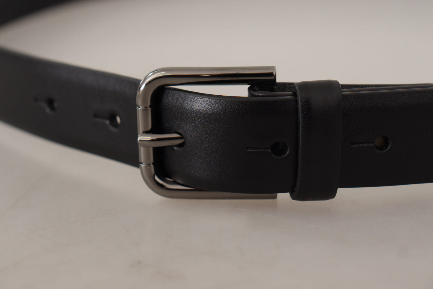 Dolce & Gabbana Elegant Black Leather Classic Belt - KALAJ