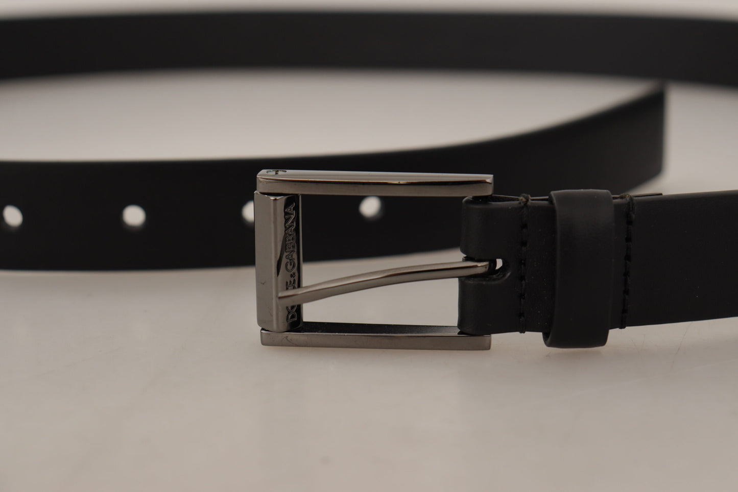 Dolce & Gabbana Elegant Black Leather Belt with Metal Buckle - KALAJ