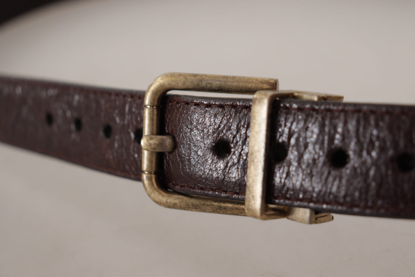 Dolce & Gabbana Elegant Leather Belt with Engraved Buckle - KALAJ