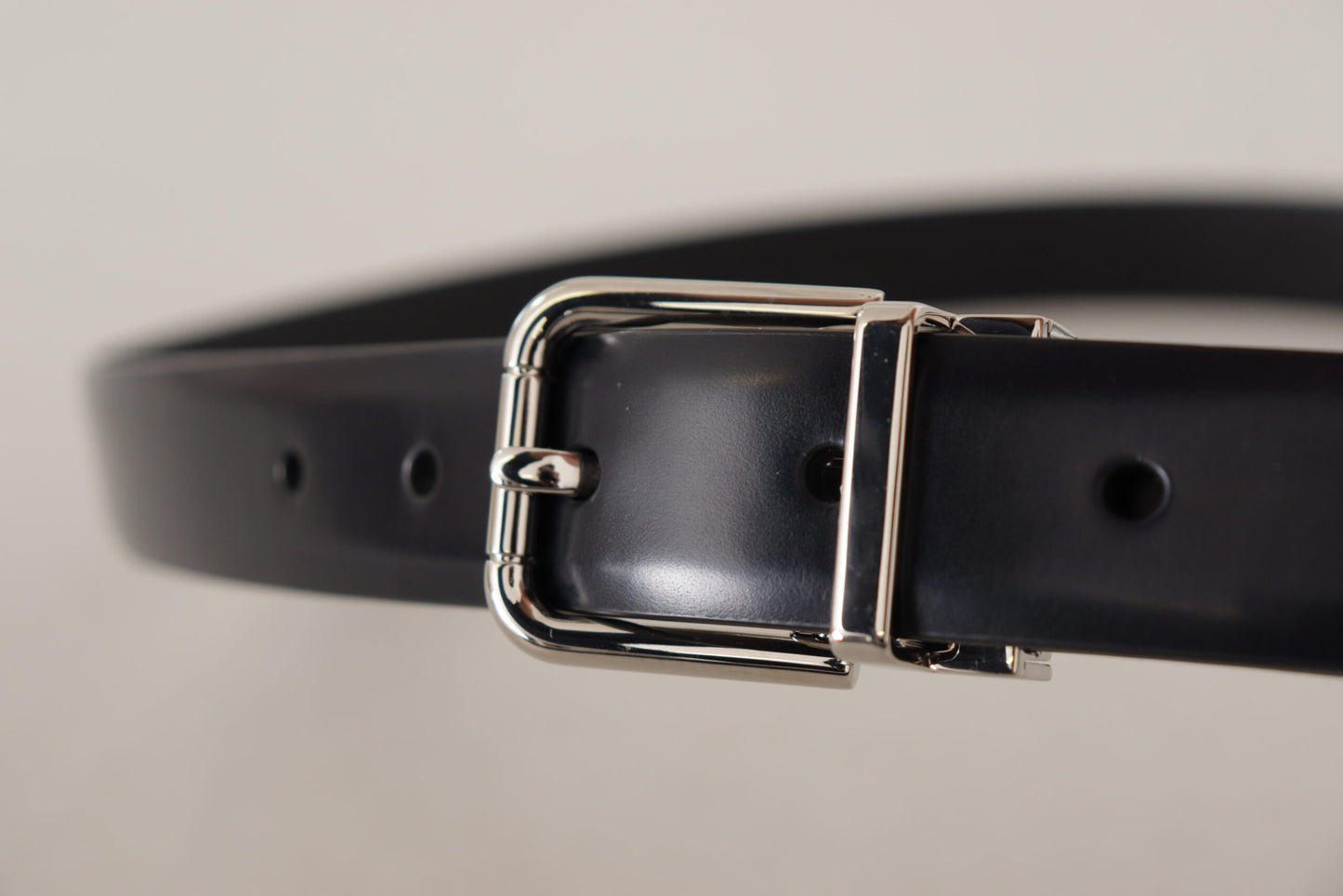 Dolce & Gabbana Elegant Black Leather Belt with Metal Buckle - KALAJ