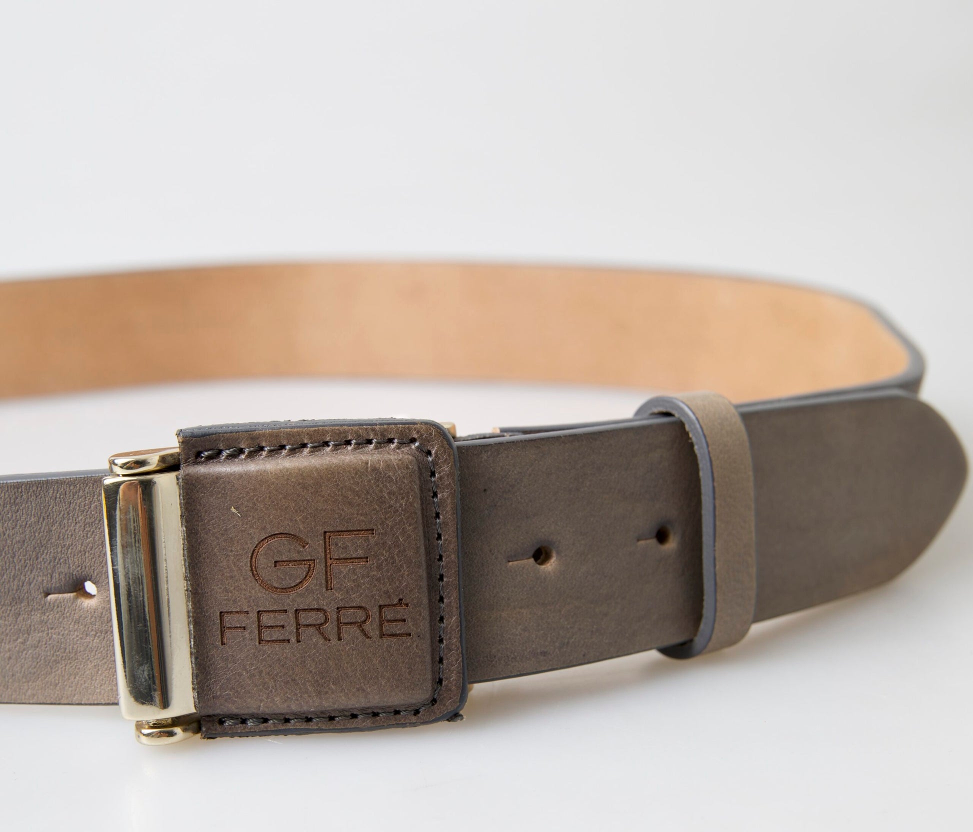 GF Ferre Elegant Leather Fashion Belt with Engraved Buckle - KALAJ